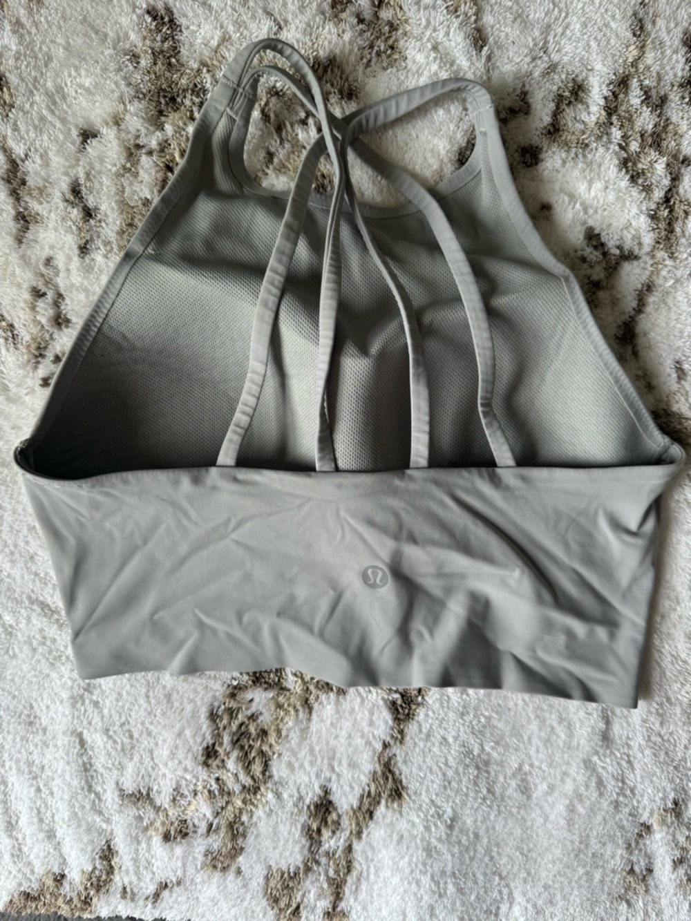 Lululemon high neck sports bra size 6 - Picture 3 of 3